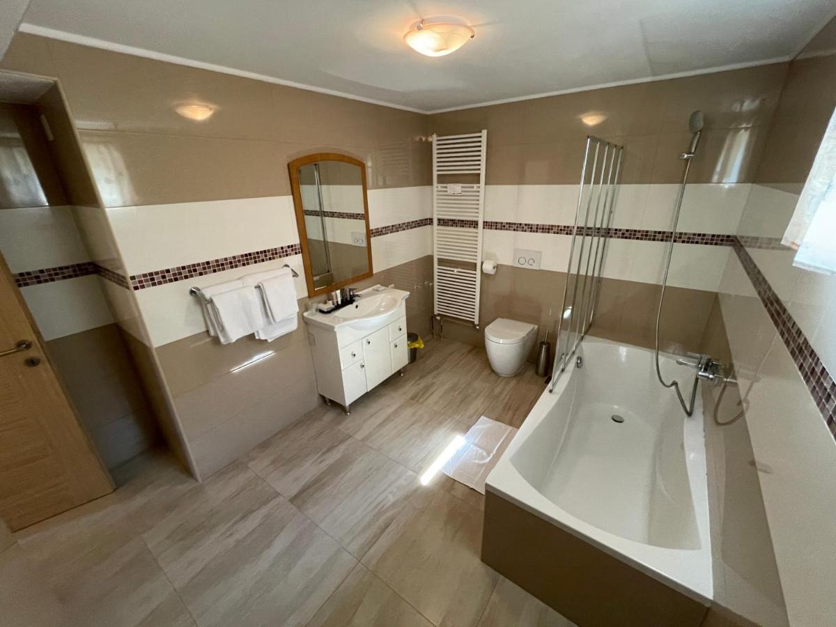 Apartment Victoria Stara Baška Kültér fotó